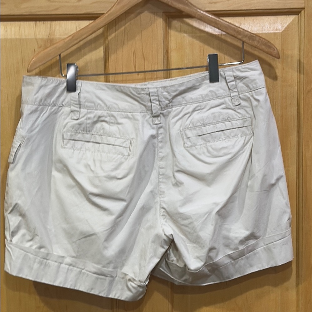 Tommy Hilfiger Cream Cargo Shorts Mid-Thigh Length size 10 - Picture 5 of 9